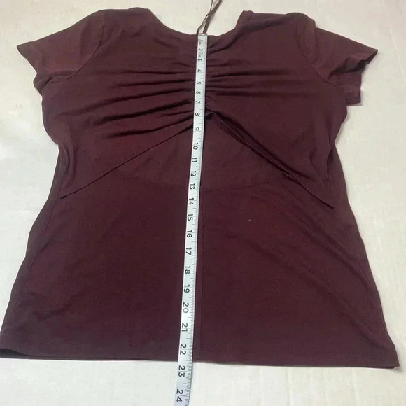 Athleta Women's Encore Plum Crewneck Athletic Tee Top Size medium - Picture 9 of 10